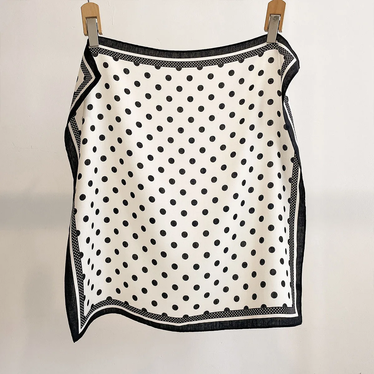 Luxury Polka Dot Printed Squar - Silk Neck Scarf recensione e prezzo