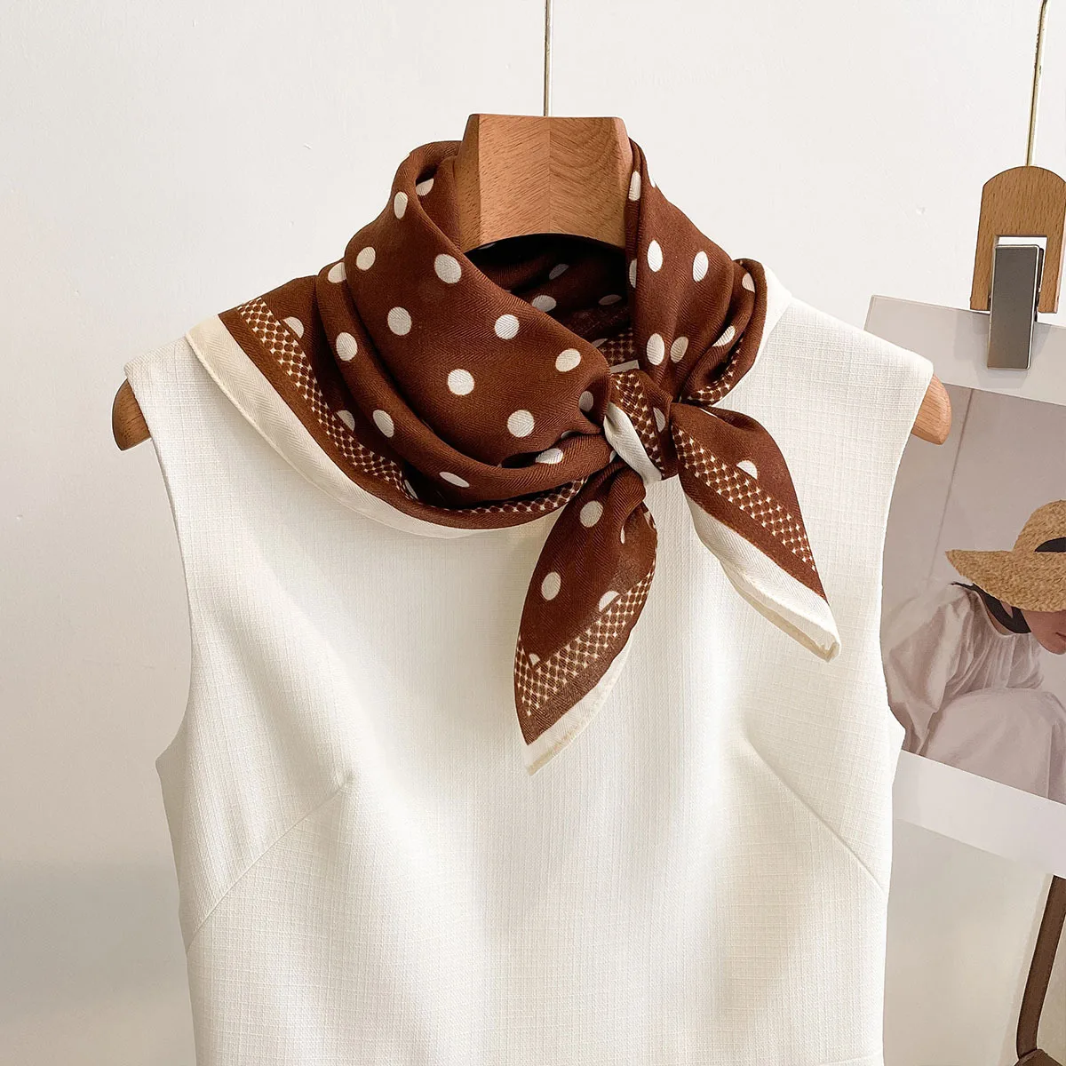 Luxury Polka Dot Printed Squar - Silk Neck Scarf recensione e prezzo
