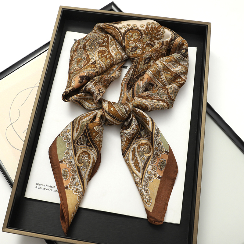 Bohemian Style Print Luxury Br - Silk Neck Scarf recensione e prezzo