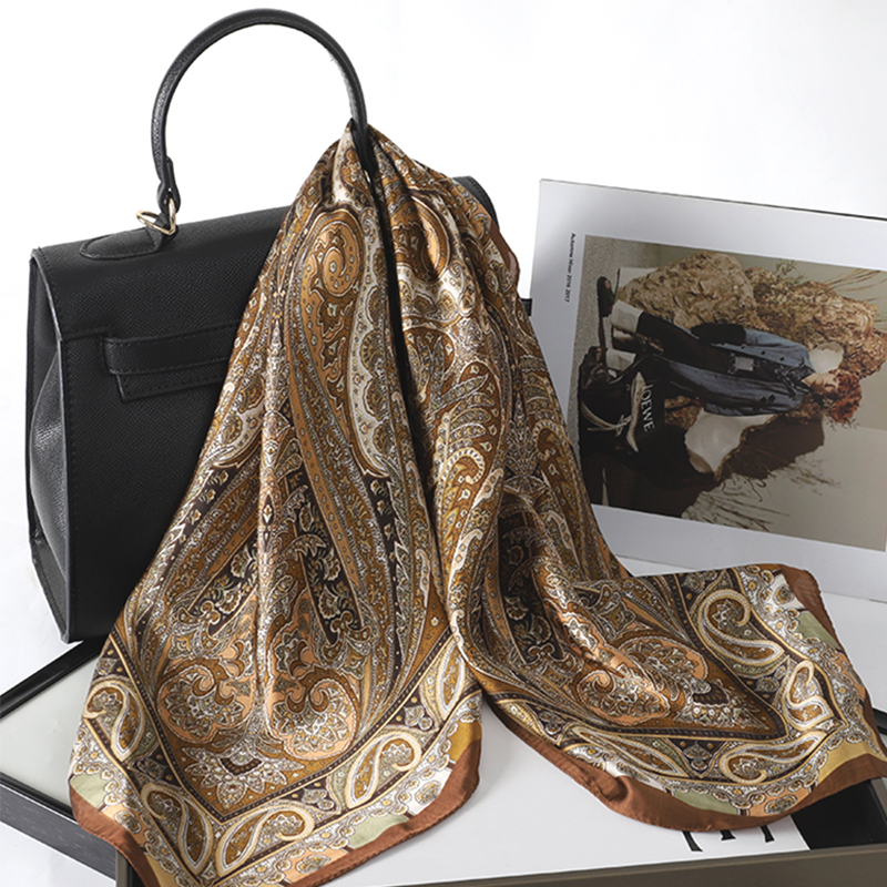 Bohemian Style Print Luxury Br - Silk Neck Scarf recensione e prezzo
