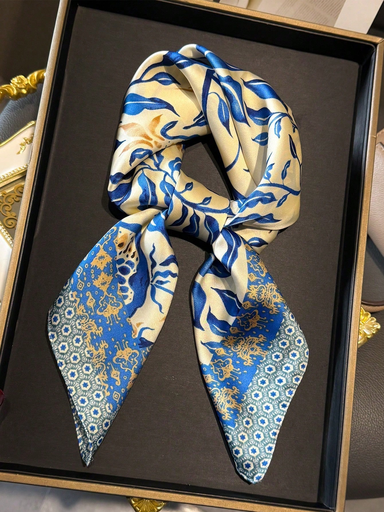 Luxury Brand Bohemia Print Squ - Silk Neck Scarf recensione e prezzo