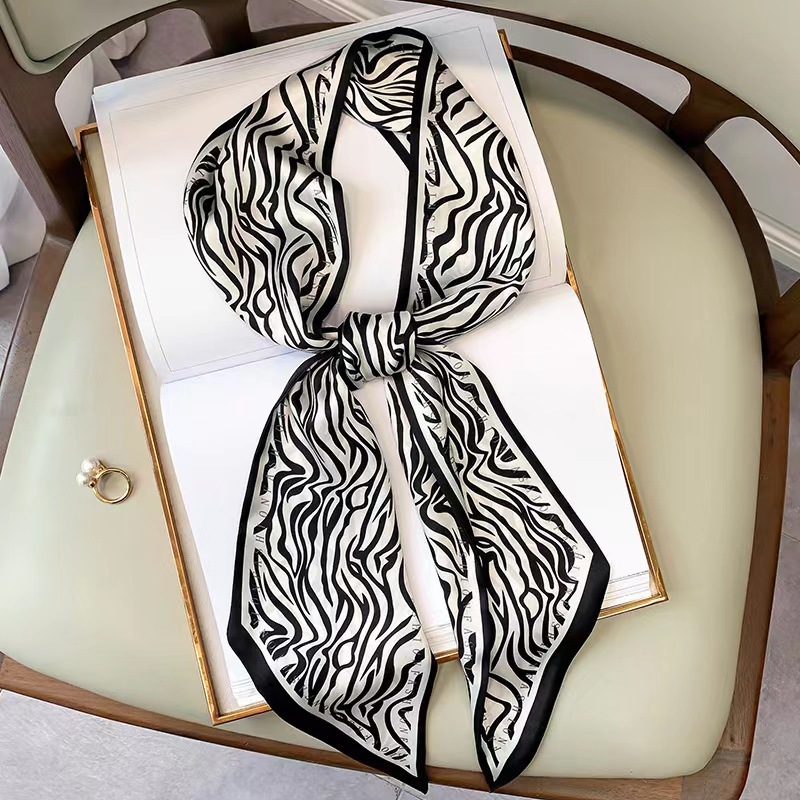 Luxury Zebra Print Silk Square - Silk Tie Striped recensione e prezzo