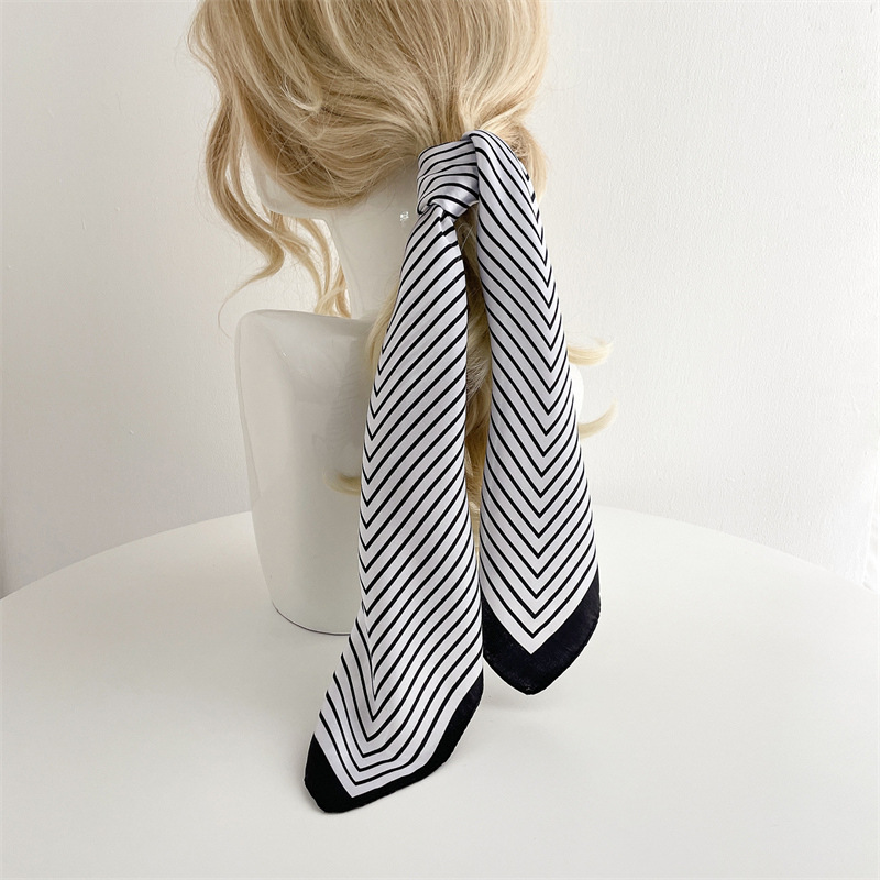 Luxury Stripe Silk Square Scar - Silk Tie Striped recensione e prezzo