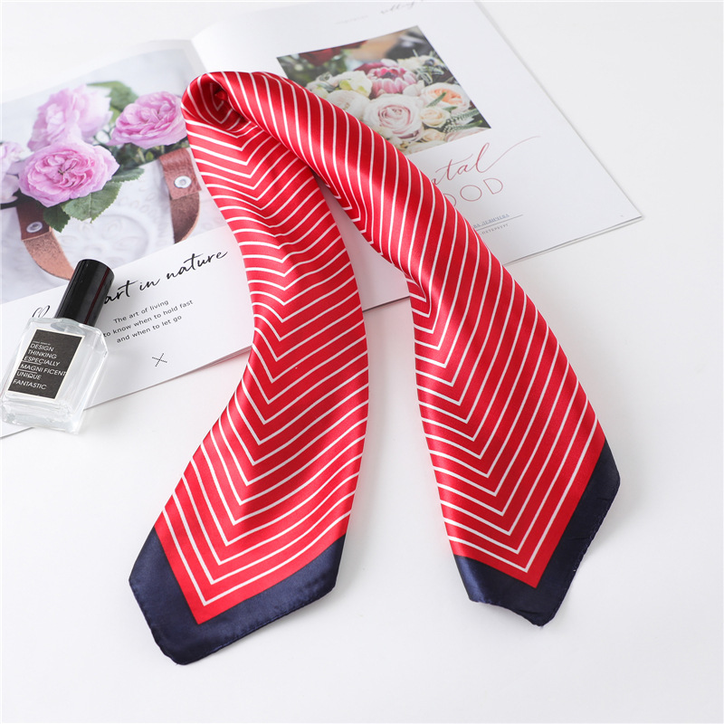 Luxury Stripe Silk Square Scar - Silk Tie Striped recensione e prezzo