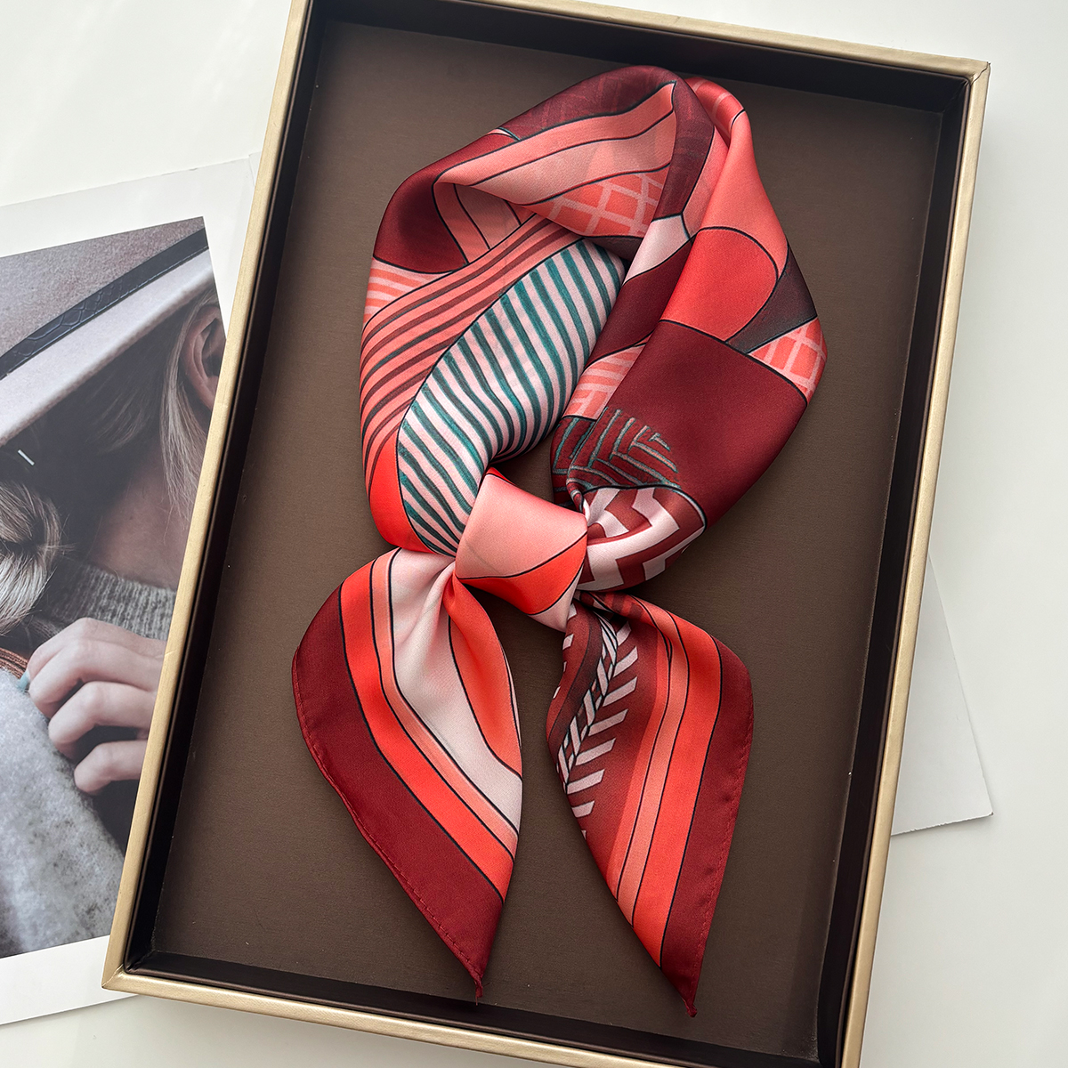 Luxury Square Scarf For Women  - Silk Neck Scarf recensione e prezzo
