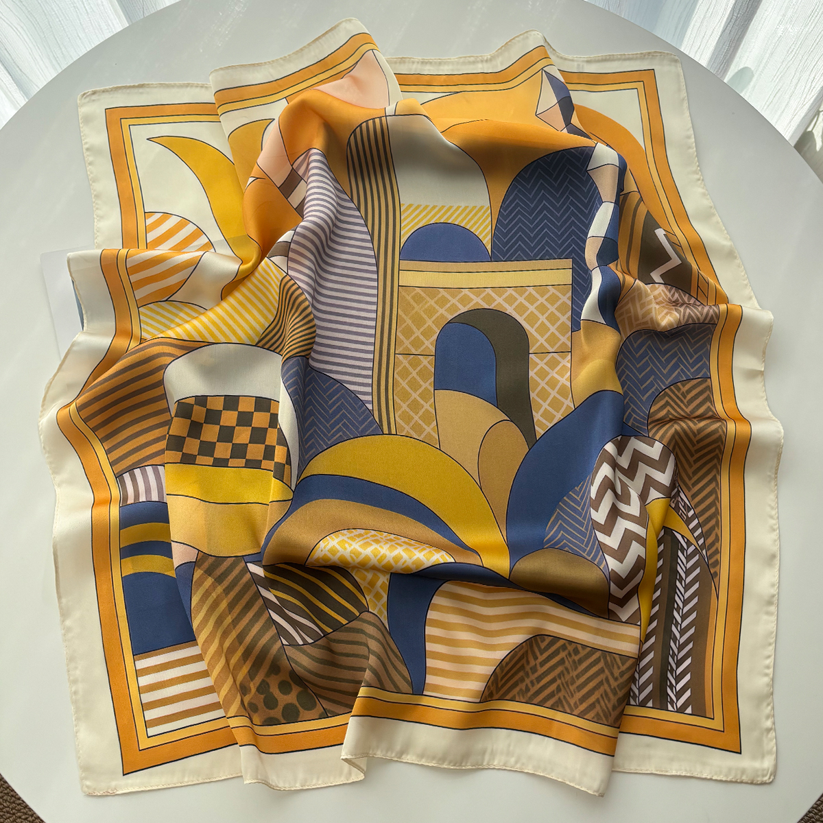 Luxury Square Scarf For Women  - Silk Neck Scarf recensione e prezzo