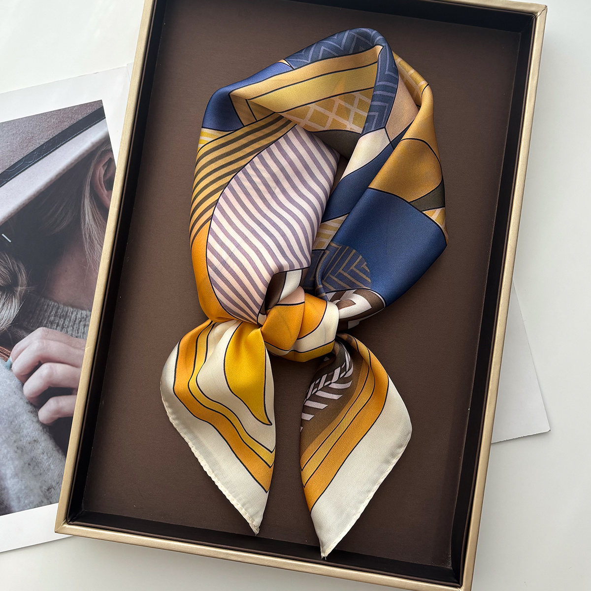 Luxury Square Scarf For Women  - Silk Neck Scarf recensione e prezzo