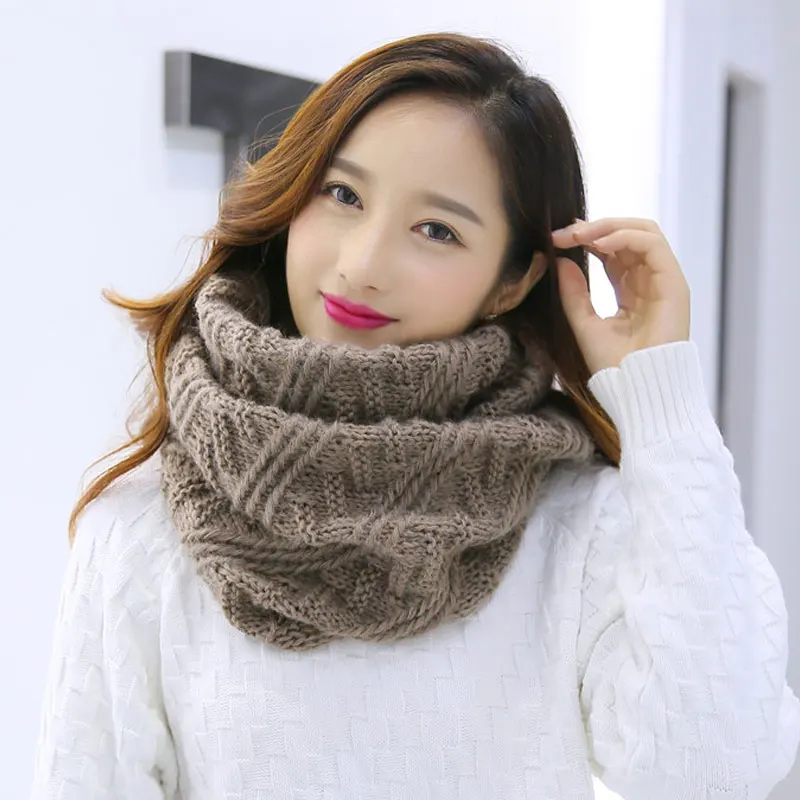 Unisex Winter Soft Chunky Knit - Infinity Scarf Knit recensione e prezzo